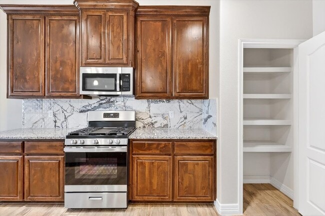 Building Photo - 2214 Cuarzo Dr