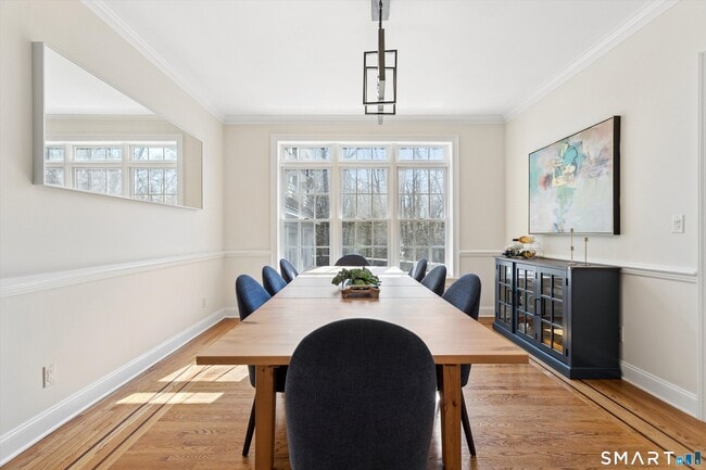 Building Photo - 166 Edward Pl