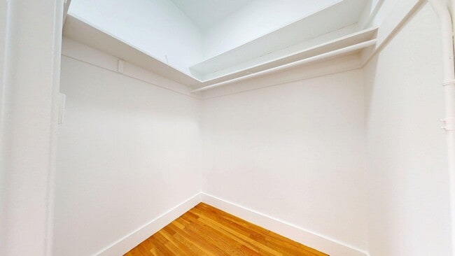 Building Photo - 1053 Bush St