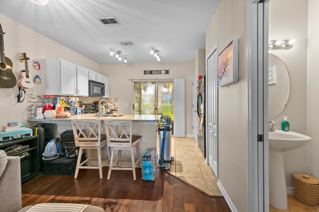 Building Photo - 337 Wilton Cir