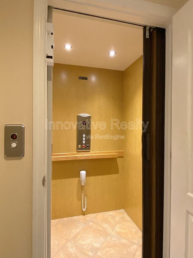 Building Photo - 4817 San Marino Cir