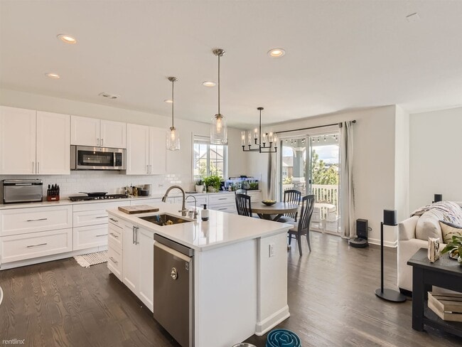 Building Photo - 5 br, 4 bath House - 664 Tiger Lily Way