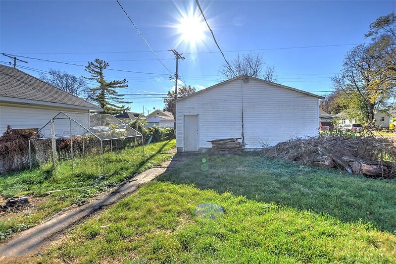 Building Photo - 2135 E Prairie Ave