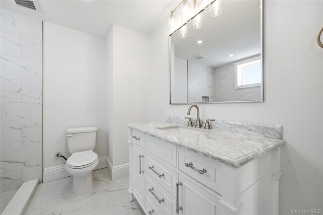 Building Photo - 13 W Hoffman Ave