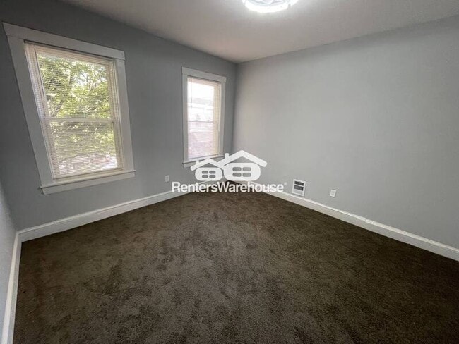Building Photo - 2125 Cliftwood Ave