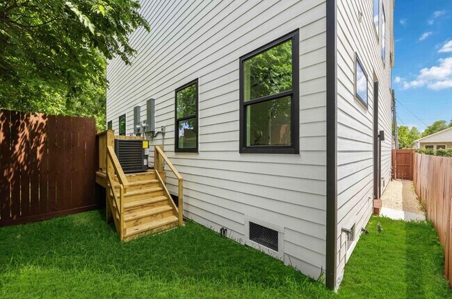 Building Photo - 3103 Lelia St