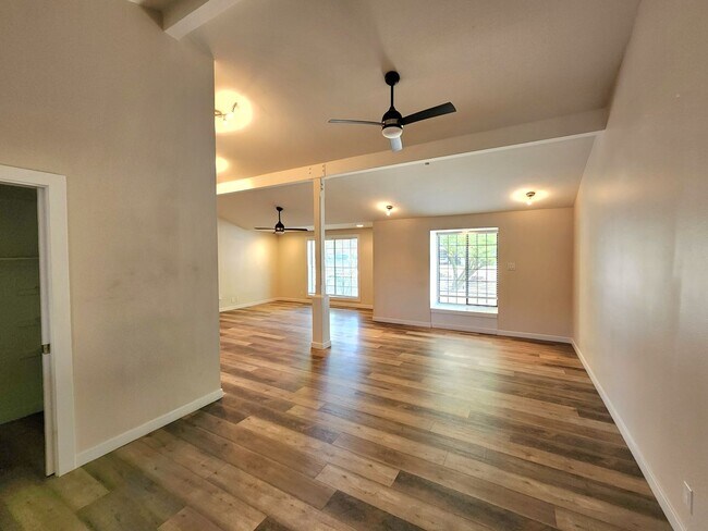 Building Photo - Tempe 4 Bedroom 3 Bath w/ Pool right near ASU!