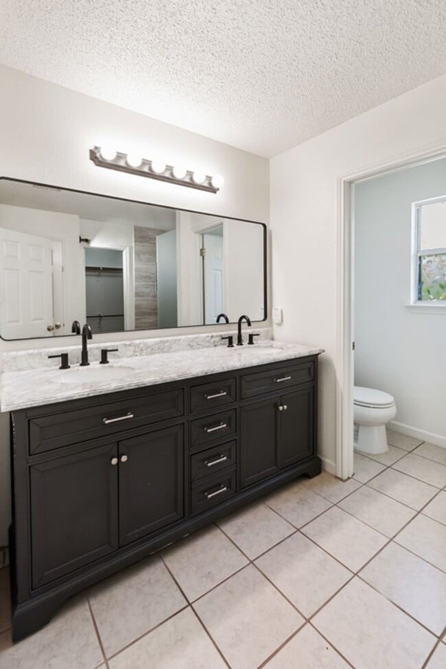 Building Photo - 1305 Cedar Brook Dr