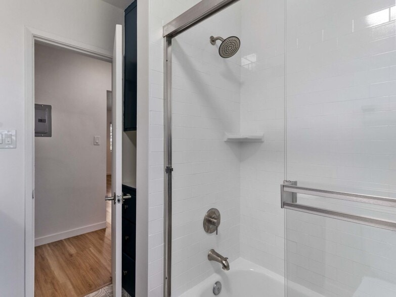 Building Photo - 936 Cedar Ave