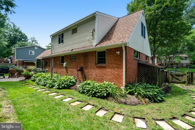 Building Photo - 5605 Eastbourne Dr