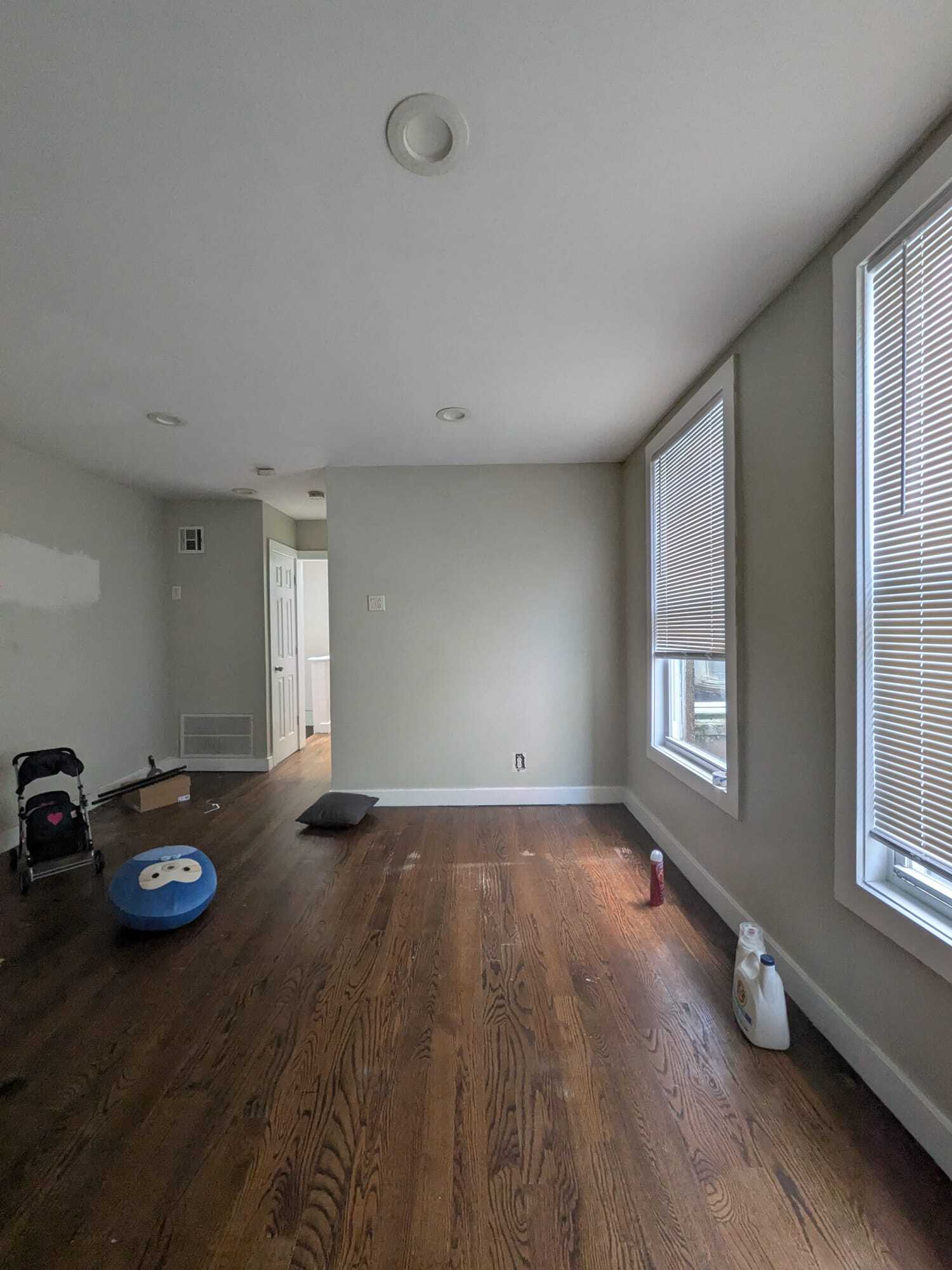 Building Photo - 398 Woodlawn Ave