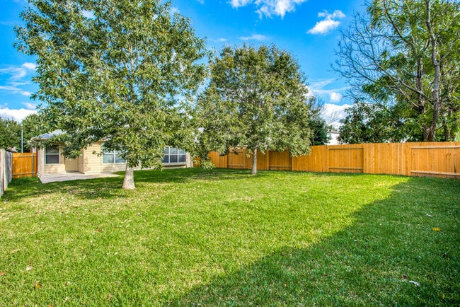 Building Photo - 612 Arrowood Pl