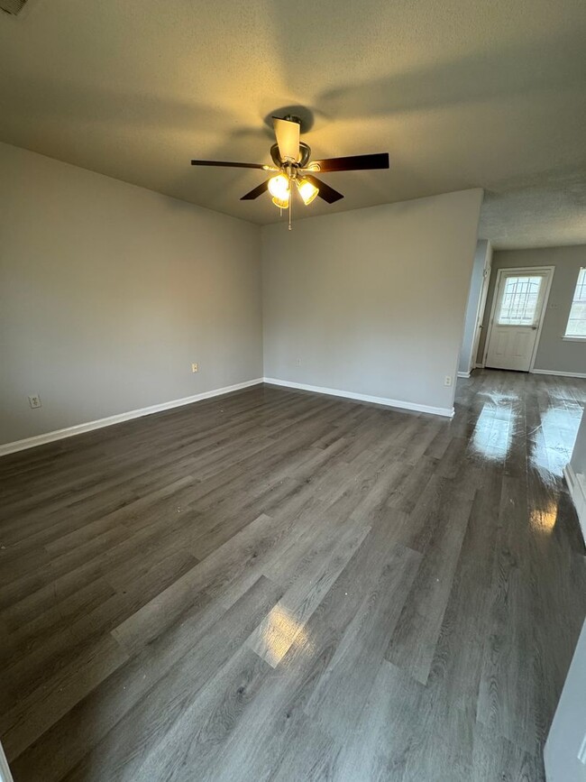 Building Photo - Newly Renovated Home In Whitehaven - Open ...