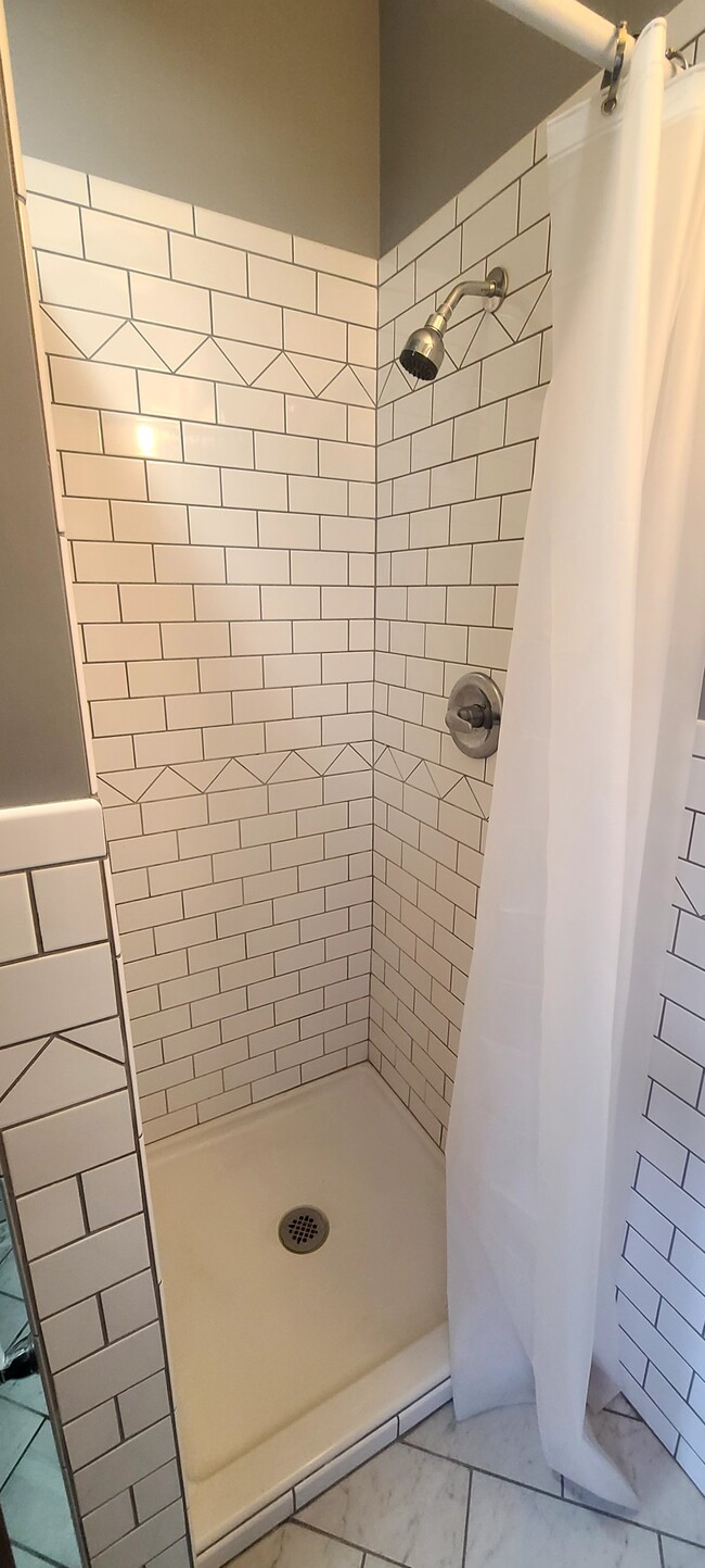 Building Photo - 33 Howard St