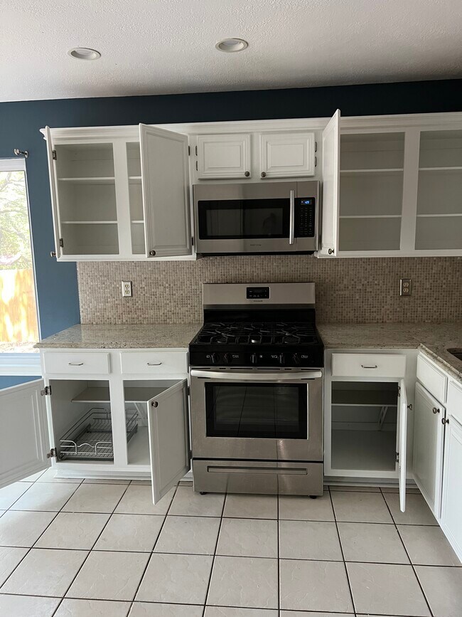 Building Photo - 1222 Circle View Ct