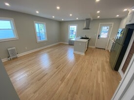 Building Photo - 11 Lagrange Ave