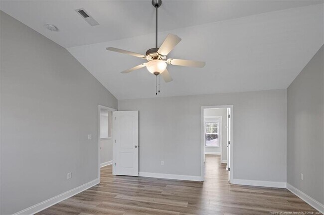 Building Photo - 134 Huzzas Cir