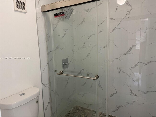 Building Photo - 9726 Hammocks Blvd