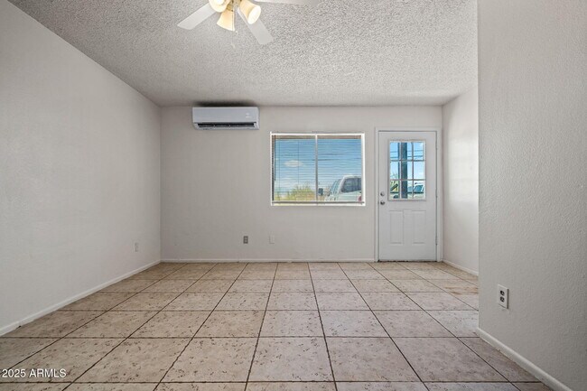 Building Photo - 576 N San Marcos Dr