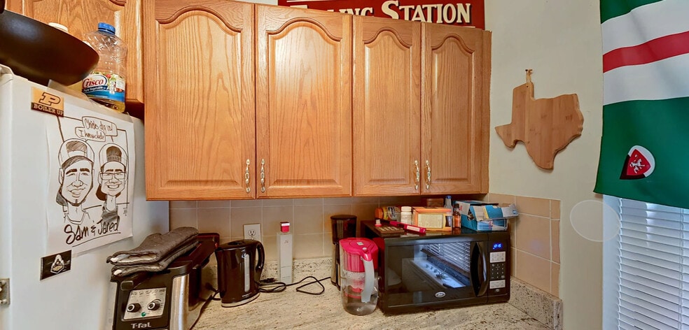 Building Photo - 1758 Commonwealth Ave