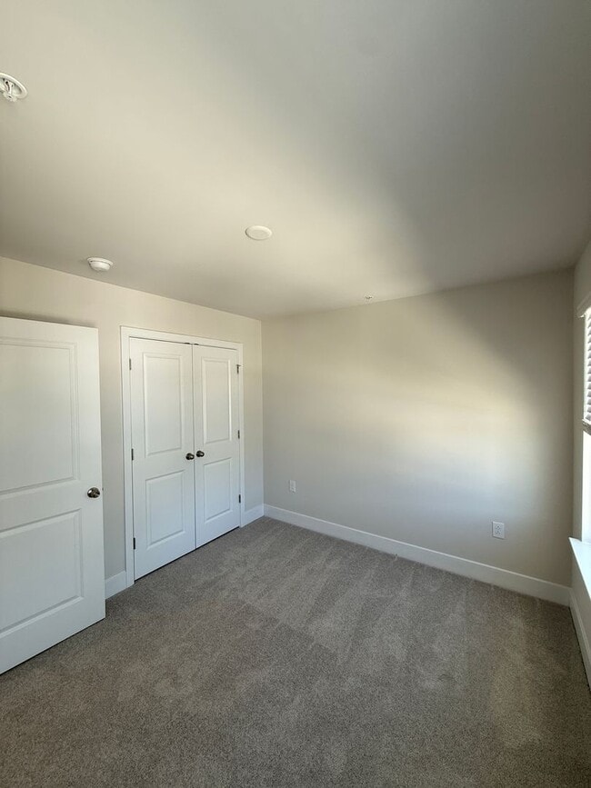 Building Photo - New Townhome Near Route 50 & Downtown Cambridge- RENT SPECIAL Free 2nd Months Rent