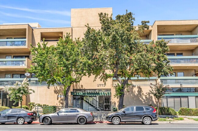 Building Photo - 1771 Broadway St