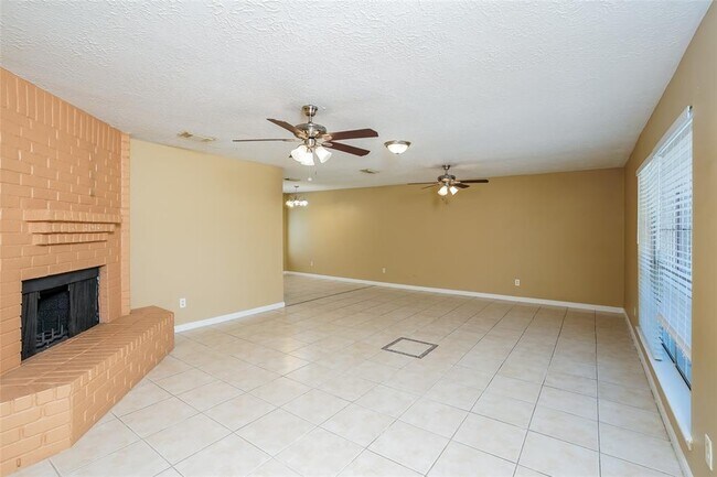 Building Photo - 20406 Oak Limb Ct