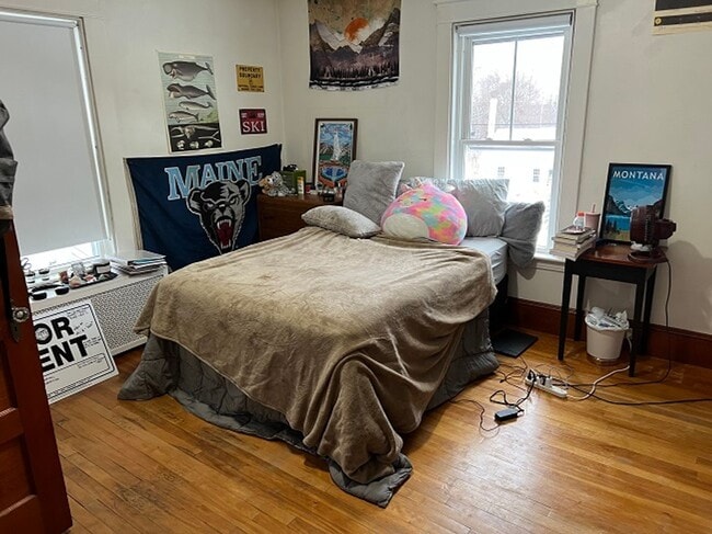 Building Photo - 241 Main St