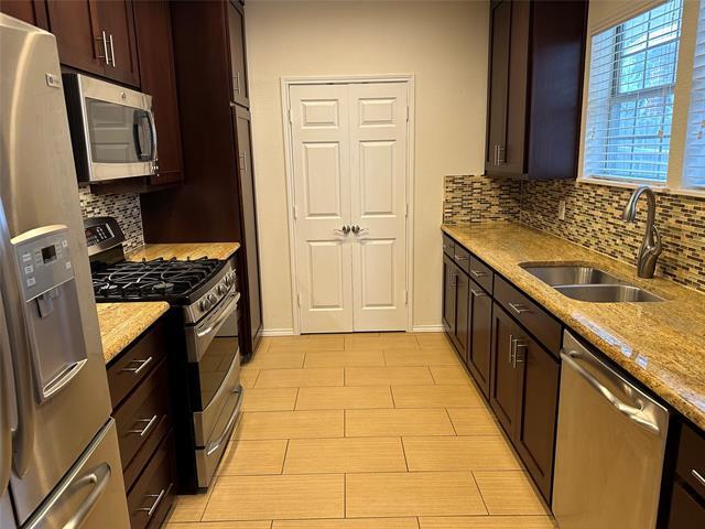 Building Photo - 1304 Dorothy Ln