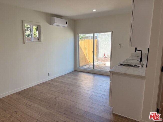 Building Photo - 3215 Winter St