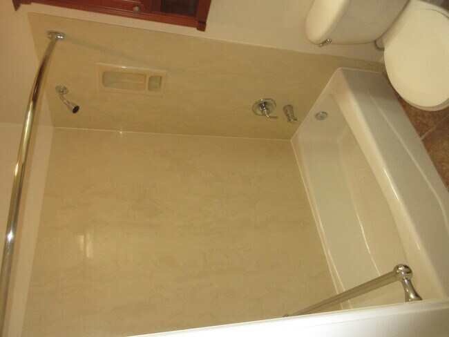 Building Photo - 8201 Grape View Ct NE