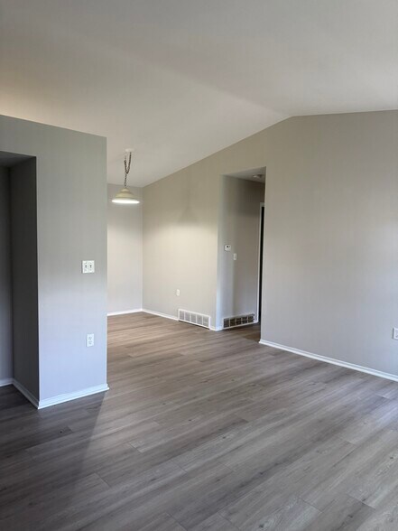 Building Photo - 1267 Oxford Manor Ct