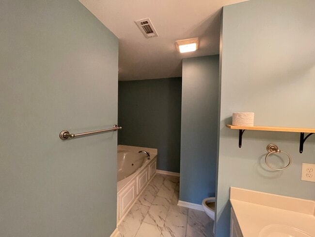 Building Photo - 144 Grand Oak Cir