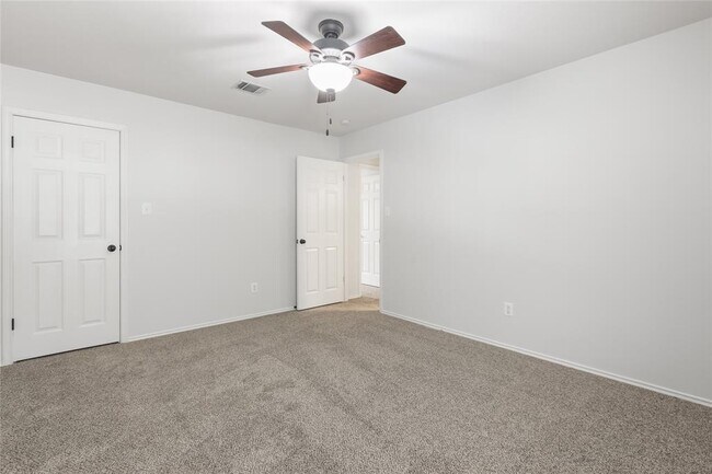 Building Photo - 2604 Stenson Dr