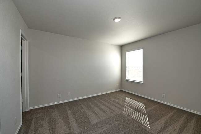 Building Photo - ONE STORY  |  3 BEDROOM  |  2 BATH  |  YARD SERVICE INCLUDED  |  WHISPER FALLS  |  POOL - GYM - P...