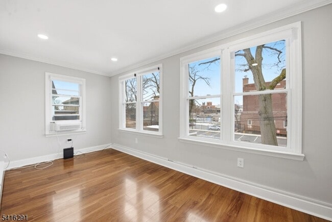 Building Photo - 16 Munn St