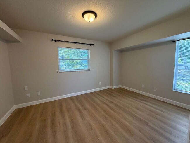 Building Photo - Spacious 4 bedroom in North Port