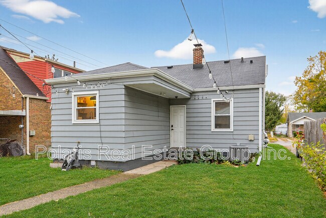 Building Photo - 4905 Norwaldo Ave