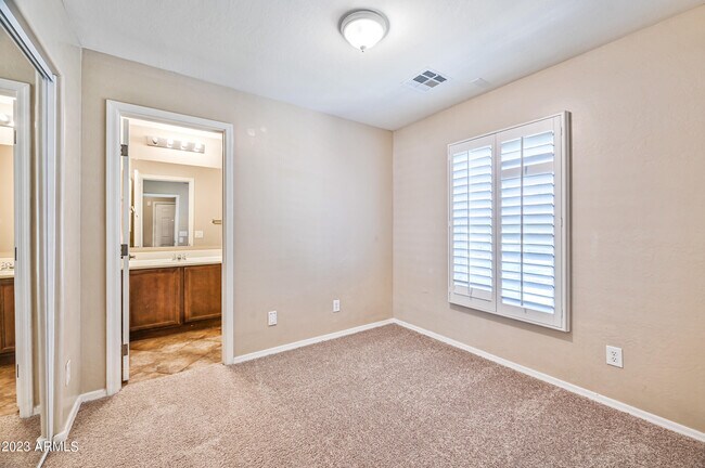 Building Photo - 5716 S 21st Terrace