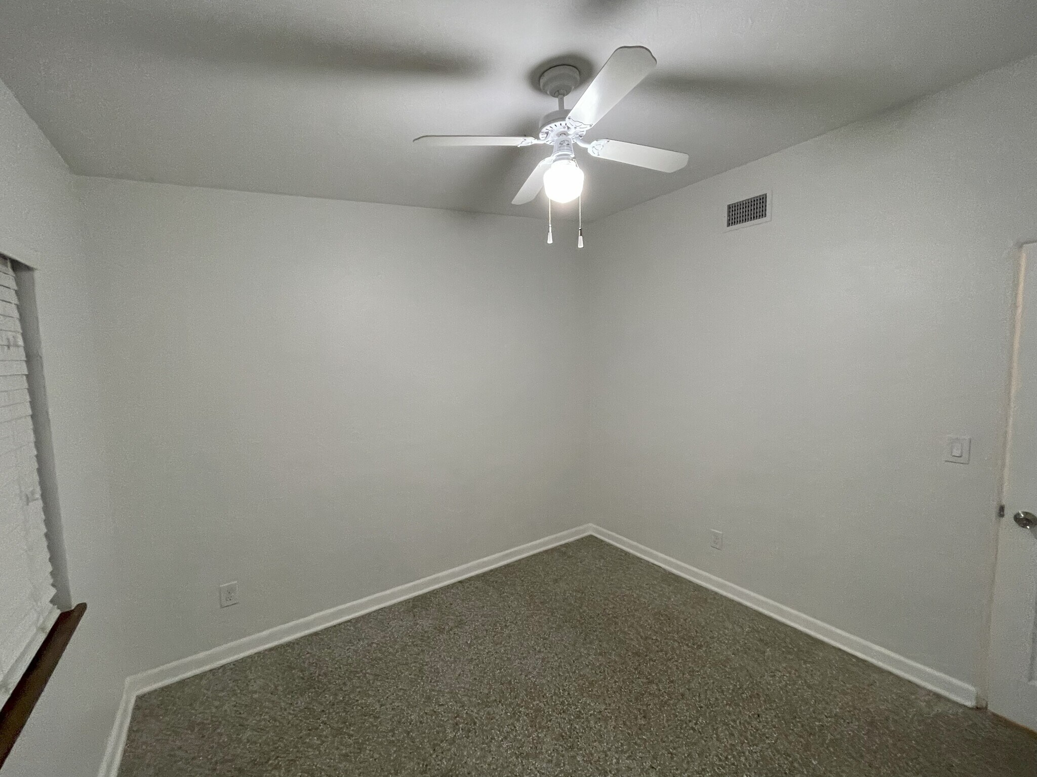 Building Photo - 1515 Sawyerwood Ave