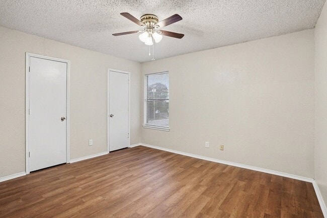 Building Photo - 3301 Aurora St