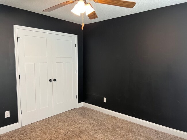 Building Photo - Beautiful Home that looks Brand New / First Full Month's Rent FREE with a 13 Month Lease!!