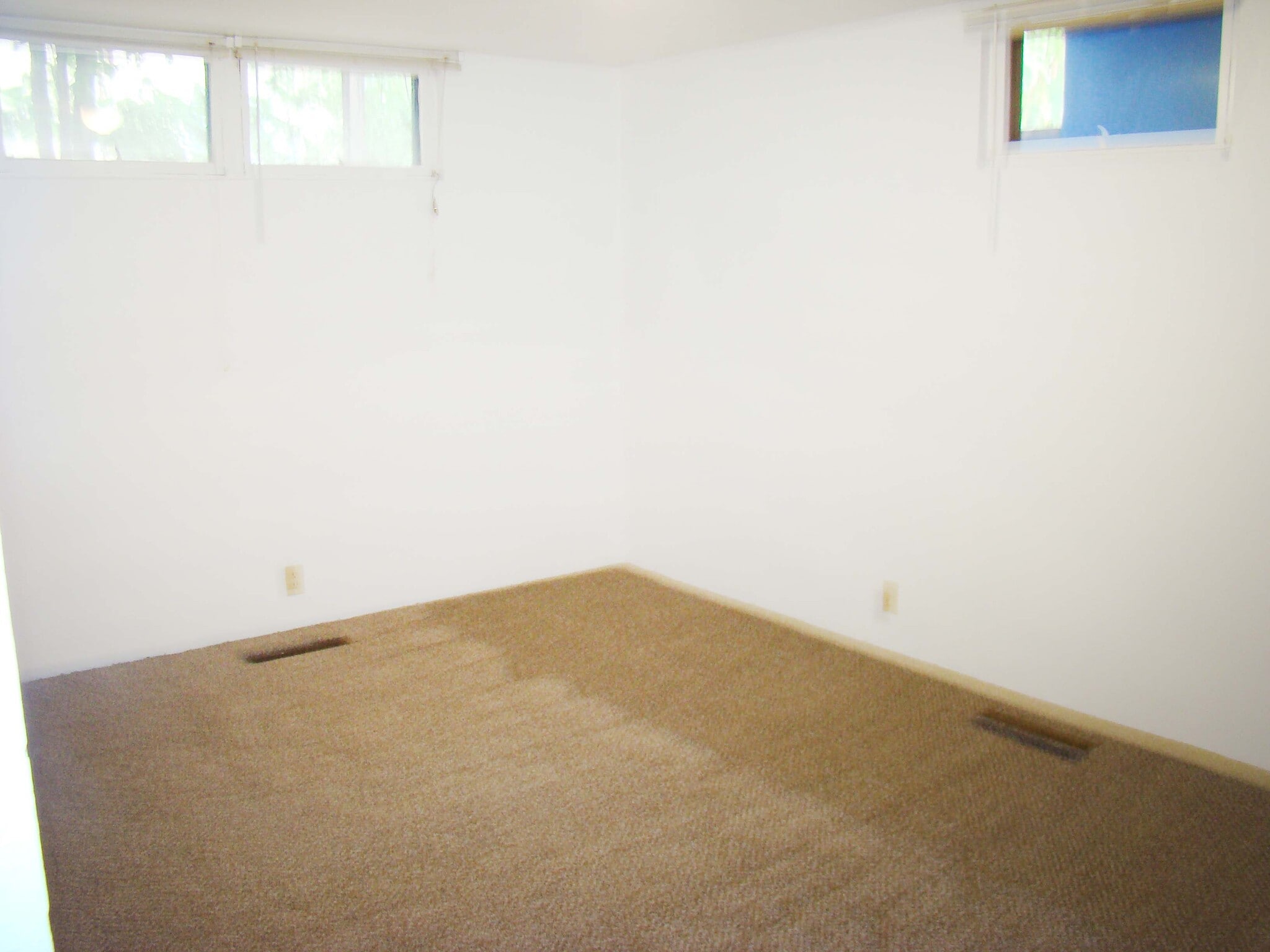 Bedroom - 636 S Loomis Ave