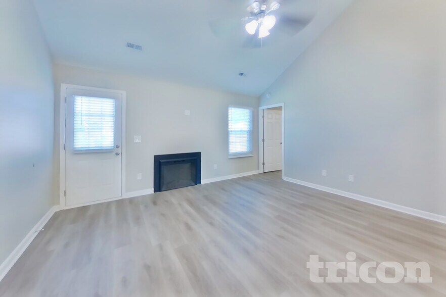 Building Photo - 2141 Deer Valley Dr