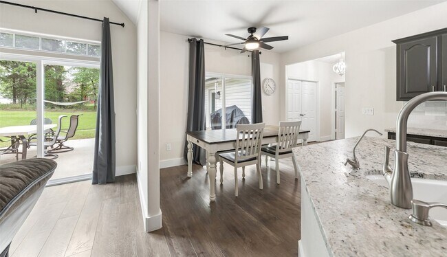 Building Photo - 109 Enchanted Dr