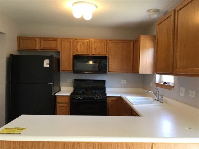 Building Photo - 2122 Willow Lakes Dr