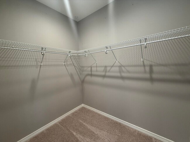 Building Photo - 105 Creve Core Dr