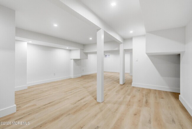 Building Photo - 108 Neptune Ave
