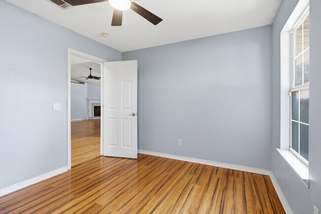 Building Photo - 5135 Whitehurst Ln