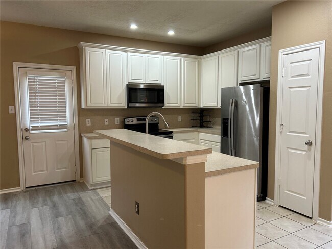 Building Photo - 14430 Fairbuff Ln